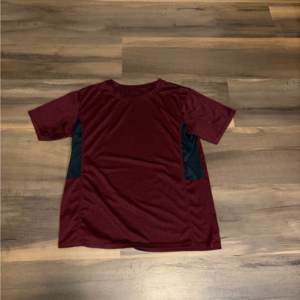 Mens Essentials Maroon and Black Short Sleeve Tee Size Medium
